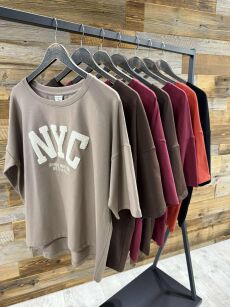 BY O LA LA! BLUZKA T-SHIRT NYC BORDO (MERLOT)/ŚMIETANA