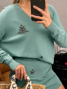 ROYAL CLUB SWETER V-NECK Z LOGIEM LAZUR