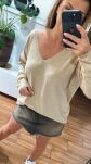 BY O LA LA...! CIENKI OVERSIZOWY SWETER V-NECK JASNY BEŻ - 3