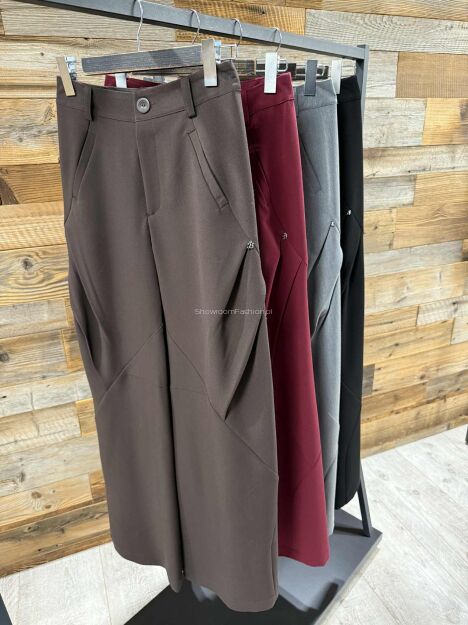 BY O LA LA! SPODNIE Z OZDOBNYMI ZASZEWKAMI NA BOKACH CZEKOLADA (CHOCOMUS)