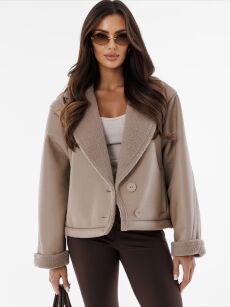 BY O LA LA! KRÓTKA OCIEPLANA KURTKA Z ECO SKÓRY BEŻ