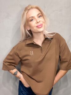 BY O LA LA! BLUZKA T-SHIRT POLO "B" KORZENNY BRĄZ