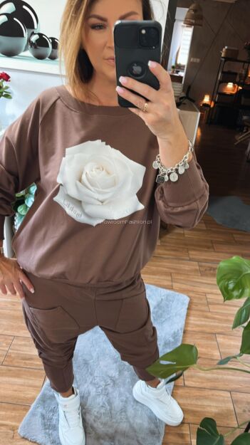 BY O LA LA! BLUZA Z RÓŻĄ CZEKOLADA