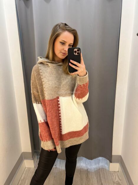 SPLOTY LUŹNY SWETER Z KAPTUREM MULTICOLOR