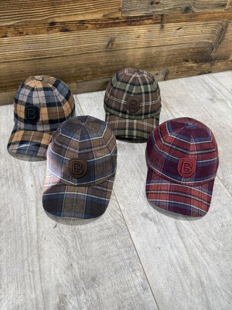 BY O LA LA ! CZAPKA Z DASZKIEM W KRATĘ SZAROŚĆ/CAMEL