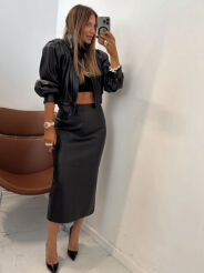 EMO SPÓDNICA Z ECO SKÓRY Z ROZCIĘCIEM Z TYŁU CZARNA