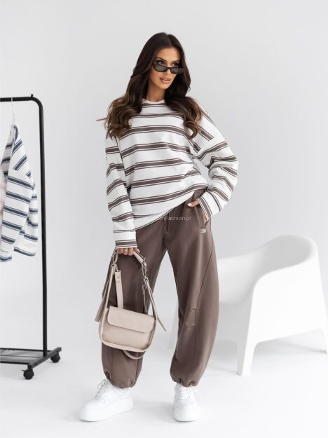 BY O LA LA ! SPODNIE DRESOWE Z ZASZEWKAMI KYLIE KAKAO