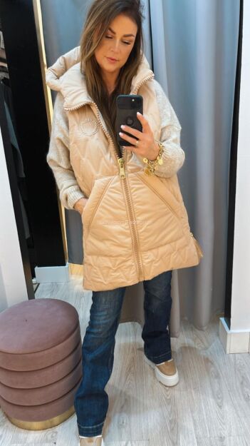 BY O LA LA...! PIKOWANA KAMIZELKA Z KAPTUREM BEŻ