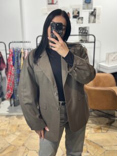 SEMPRE MARYNARKA ZE ŚCIĄGACZEM NA RĘKAWACH CZEKOLADA