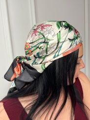 CHUSTA APASZKA Z JEDWABIEM MULTICOLOR W KWIATY/CZARNA LAMÓWKA