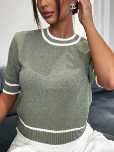 EMO KRÓTKI SWETER Z LAMÓWKĄ BIANCA OLIWKA