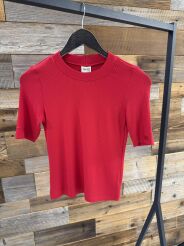 BY O LA LA! PRĄŻKOWANA BLUZKA Z HAFTEM "B" NA RĘKAWIE RED KISS