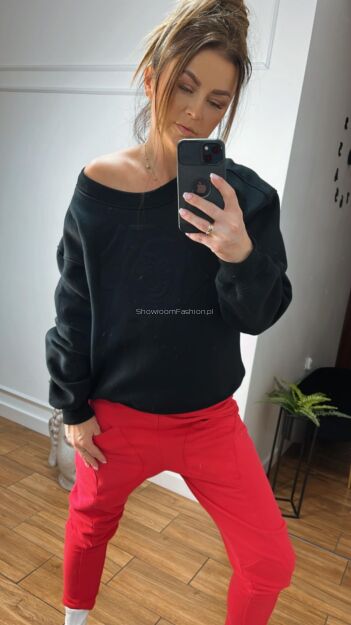 BY O LA LA! BLUZA Z WYBIJANĄ RÓŻĄ CZARNA