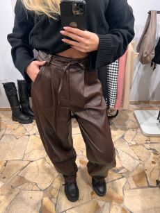 SEMPRE SPODNIE A'LA BALLOON Z ECO SKÓRY BRĄZ