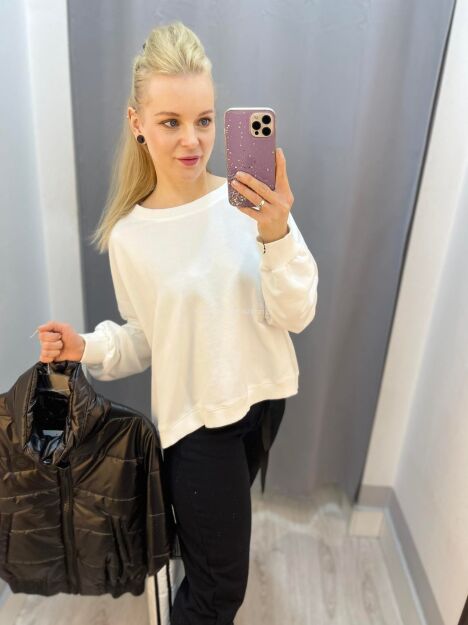 BY O LA LA! DRESOWA BLUZA Z ROZCIĘCIEM NA PLECACH ŚMIETANOWA