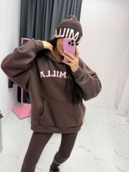 LA MILLA OVERSIZOWA BLUZA KANGURKA Z LOGO CZEKOLADA