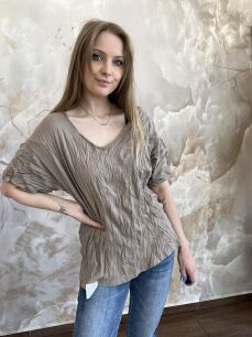 BY O LA LA! BLUZKA T-SHIRT NASZYWKA "B" TAUPE