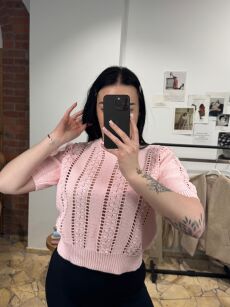 SEMPRE KRÓTKI SWETER AŻUROWY PUDROWY RÓŻ