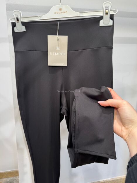 SEMPRE LEGGINSY Z ROZCIĘCIEM SILLA CZARNE