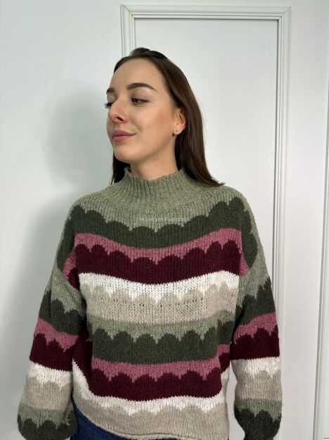 SWETER Z PÓŁGOLFEM FALA ZIELONY/MULTICOLOR