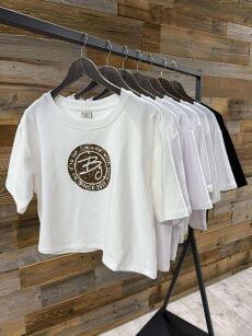 BY O LA LA! PUDEŁKOWA BLUZKA T-SHIRT STEMPEL BIAŁA/CZERŃ