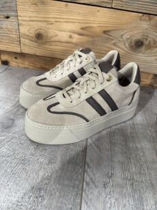 BY O LA LA...! SNEAKERSY Z PASKAMI BEŻ