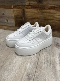 BY O LA LA...! SNEAKERSY Z LITERĄ B BIAŁE