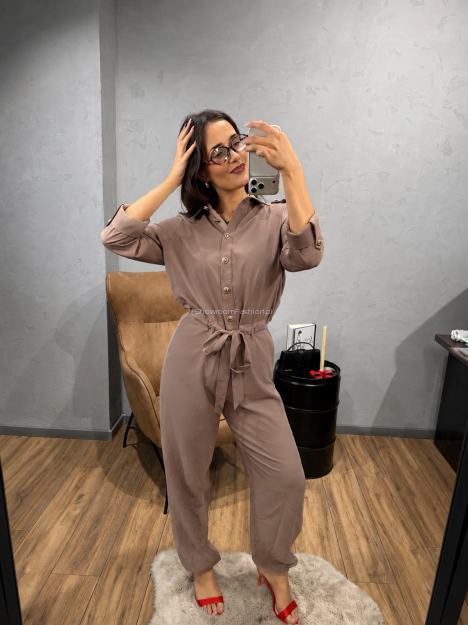 LADY DRAMA KOMBINEZON Z PASKIEM KARMEL
