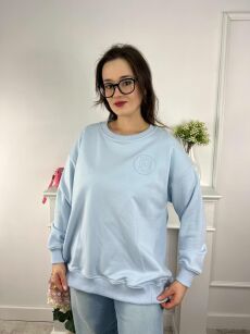 BY O LA LA...! DRESOWA BLUZA Z WYBIJANYM "B" BABY BLUE