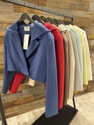 BY O LA LA! KRÓTKA MARYNARKA Z KAPTUREM BEŻ (NUDE)