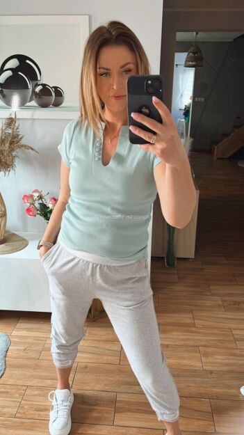 BY O LA LA...! BLUZKA BASIC GUZIKI MIĘTA