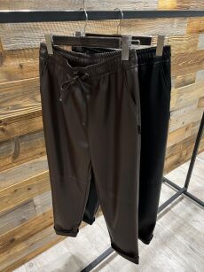 BY O LA LA...! SPODNIE WIĄZANE ECO SKÓRA CZARNE