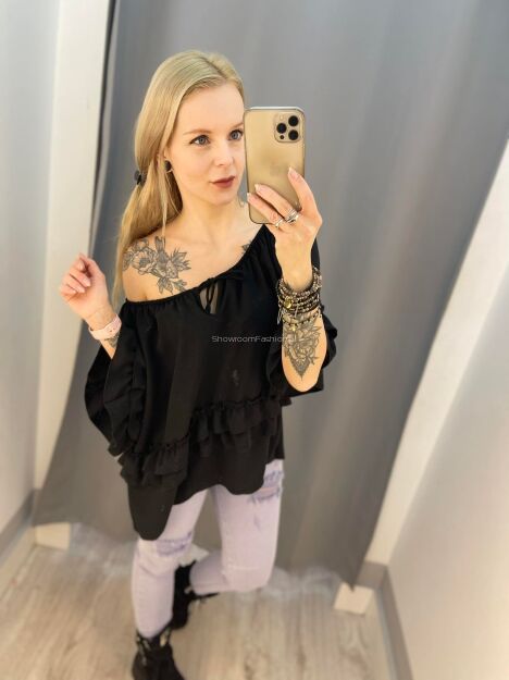BY O LA LA...! OVERSIZOWA BLUZKA Z FALBANAMI CZARNA