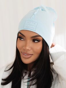 BY O LA LA...! PRĄŻKOWANA CZAPKA Z PRZESZYCIEM NIEBIESKA/MIĘTA