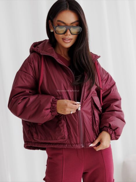 BY O LA LA! KRÓTKA KURTKA  PUDEŁKO BORDO (MERLOT)