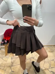 LA MILLA SPÓDNICO-SPODENKI ASYMETRYCZNE PLISY CZEKOLADA