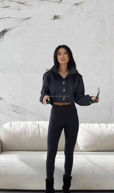 BY O LA LA! KRÓTKA KURTKA Z PAGONAMI CZARNA