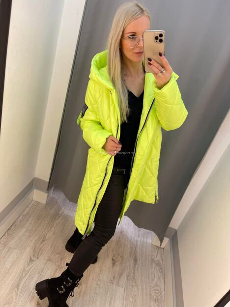 BY O LA LA! PIKOWANA KURTKA Z ZAMKAMI LIMONKA