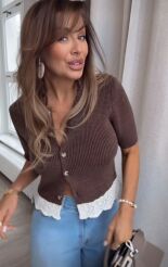 EMO KRÓTKI SWETER Z KORONKĄ BRĄZ