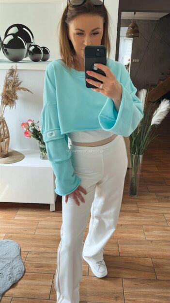 BY O LA LA! KRÓTKA BLUZA Z KIESZENIĄ TURKUS