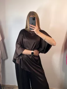 ASYMETRYCZNA BLUZKA SATYNOWA DOLCE VITA CZEKOLADA