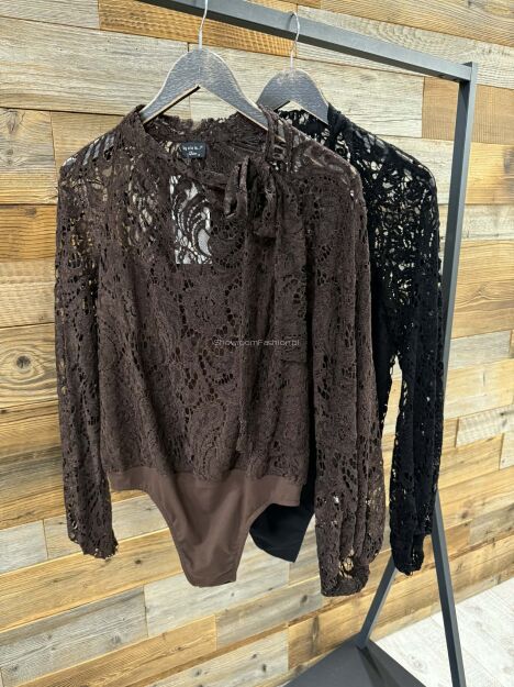 BY O LA LA ! KORONKOWE BODY Z KOKARDĄ CHOCOMUS (CZEKOLADA)