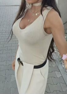 ROYAL CLUB TOP V-NECK Z LOGIEM PIASKOWY BEŻ