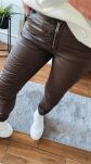 BY O LA LA! SPODNIE ECO SKÓRA ZIP MLECZNA CZEKOLADA - 2
