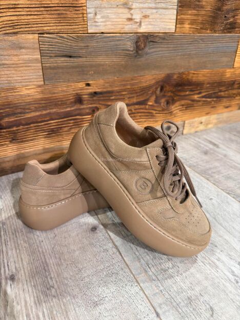 BY O LA LA...! SNEAKERSY GRUBA PODESZWA Z LITERĄ B CIEMNY BEŻ
