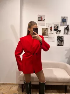 LA MILLA MARYNARKA Z ODKRYTYMI RAMIONAMI CZERWONA