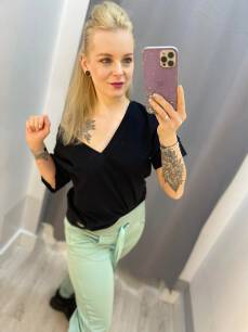BY O LA LA...! BLUZKA BASIC V-NECK CZARNA