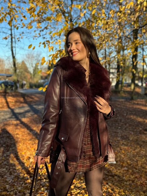 DŁUGA OCIEPLANA KURTKA RAMONESKA Z ECO SKÓRY Z FUTERKIEM BORDO