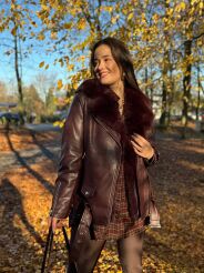 DŁUGA OCIEPLANA KURTKA RAMONESKA Z ECO SKÓRY Z FUTERKIEM BORDO