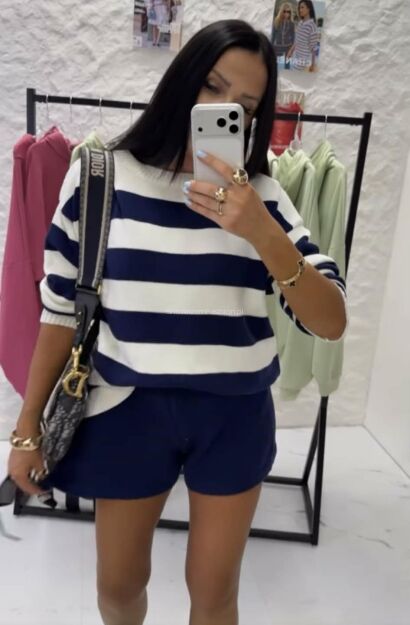 LA MILLA KOMPLET SWETERKOWY W PASY GRANAT/BIEL